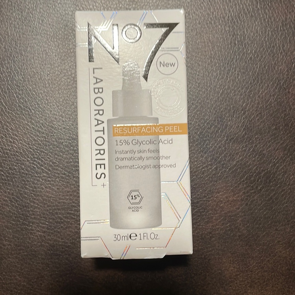 NWOT No 7 Resurfacing Peel